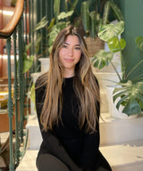Portrait de Anouk sur les escaliers du salon Eponyme Bordeaux