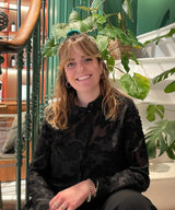 Portait de Solenn sur les escaliers du salon Eponyme Bordeaux